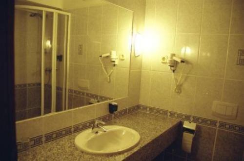 Gottwald Hotel Татабанья Номер фото