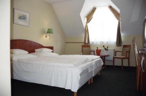 Gottwald Hotel Татабанья Номер фото